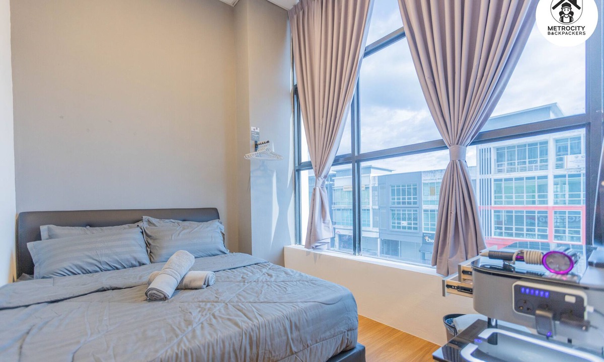 Pusat Komersil Lee Ling House | MetroCity Backpackers