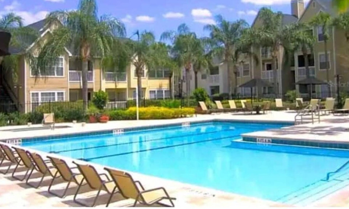 Metro West Condo | MetroWest Orlando 2BR 2BA condo near Universal with car option