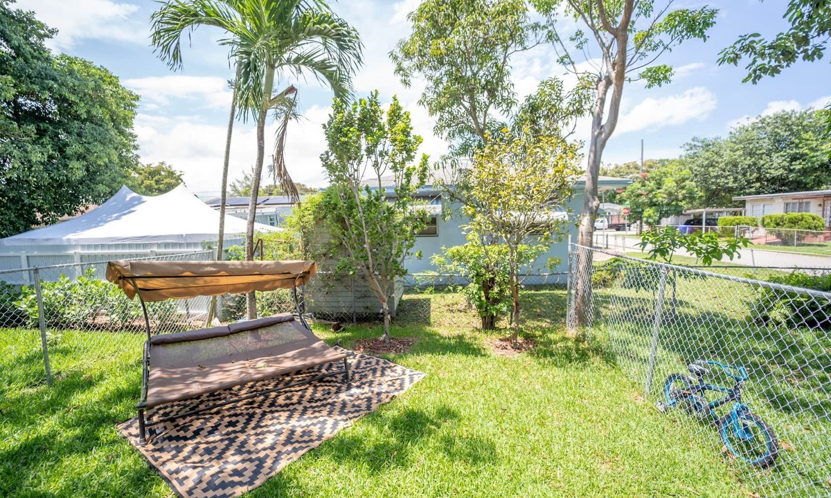 Liberty City House | Miami Luxury 4 BR Home in the Heart of Wynwood.