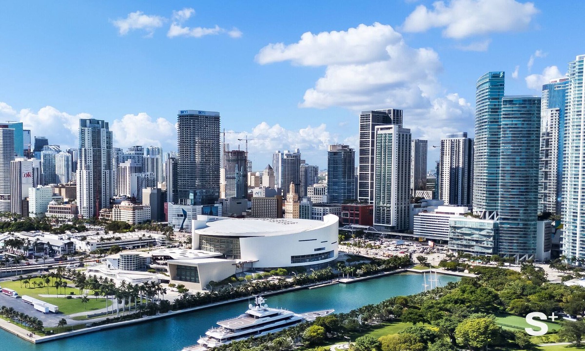 Downtown Miami Resort | Miami Luxury Studio With City View
