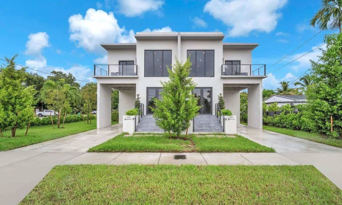 West Little Havana House | Miami Palm Villas - Family - Entire 8BR-6BA