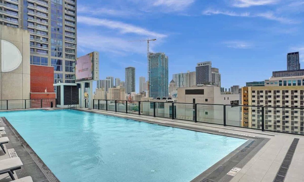 Downtown Miami Apartment | Miami Studio w/Rooftop Pool Access