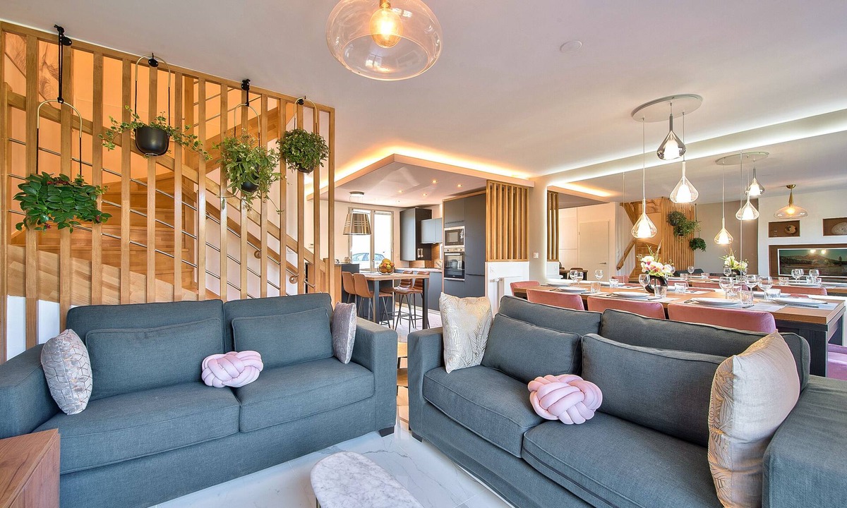 Villeneuve-le-Comte House | MickeyRelax Luxury Spa Villa near Disneyland Paris