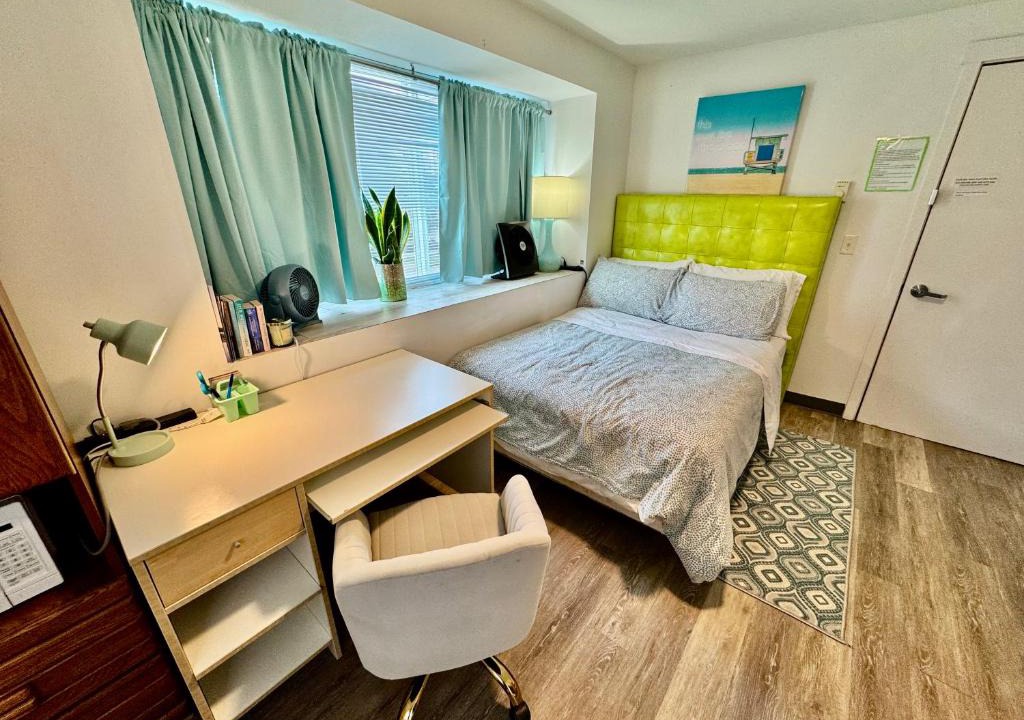 University District Apartment | Micro Studio Apartment 10 Minutes walk to University of Washington