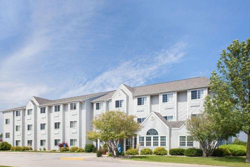 Clear Lake Hotel | Microtel Inn and Suites Clear Lake