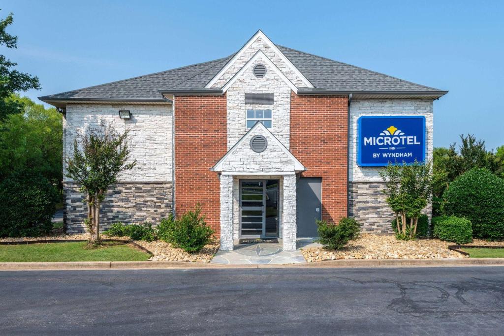 Duncan Hotel | Microtel Inn by Wyndham Spartanburg Duncan