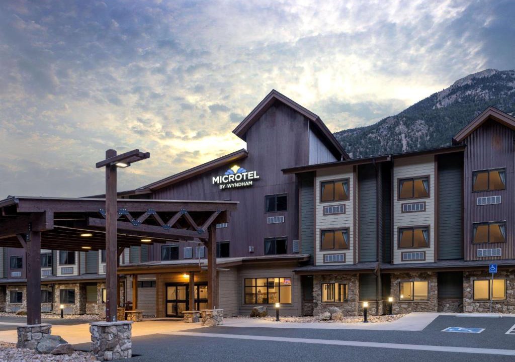 Georgetown Hotel | Microtel Inn & Suites by Wyndham Georgetown Lake