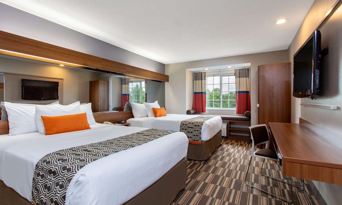 Eastwick Hotel | Microtel Inn & Suites by Wyndham Philadelphia Airport