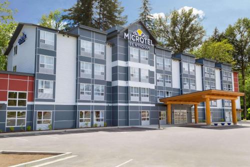 North Oyster Hotel | Microtel Inn & Suites by Wyndham Oyster Bay Ladysmith