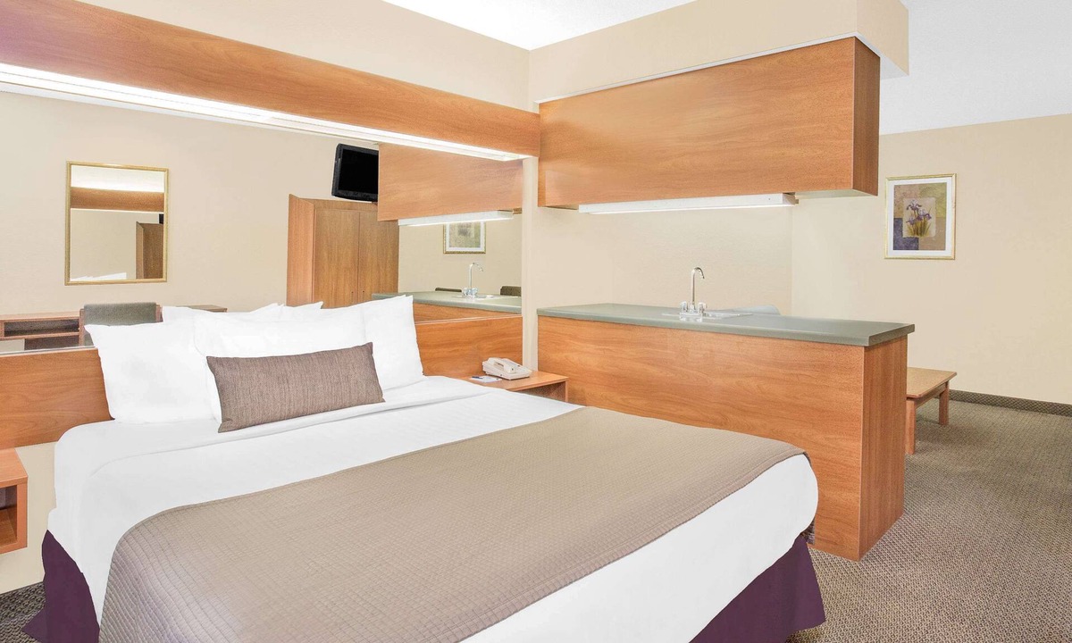 Beckley Hotel | Microtel Inn & Suites by Wyndham Beckley East