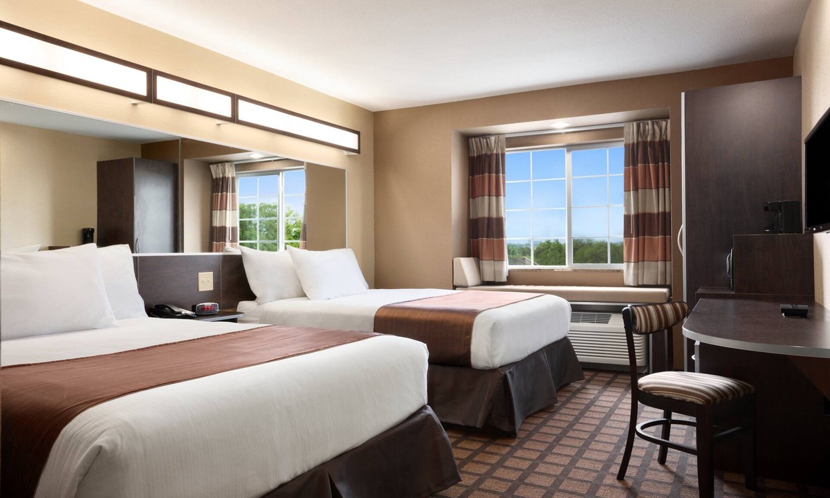 Cotulla Hotel | Microtel Inn & Suites by Wyndham Cotulla