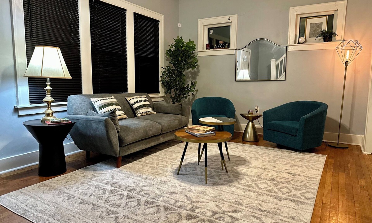 Redford House | Mid Century Modern 3-bedroom 2-bath house with WiFi, AC, W backyard