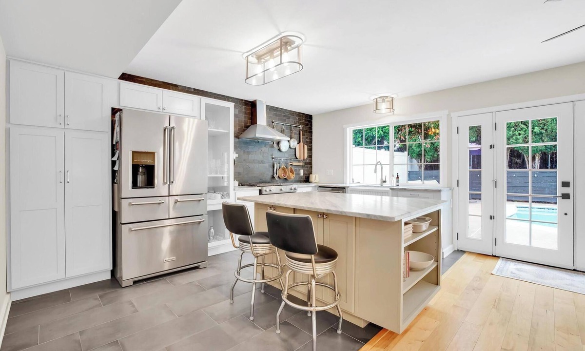 Oceanside House | Mid-century Modern 4 bedroom, 2 1/2 bath Home with pool, side yard, and grill!