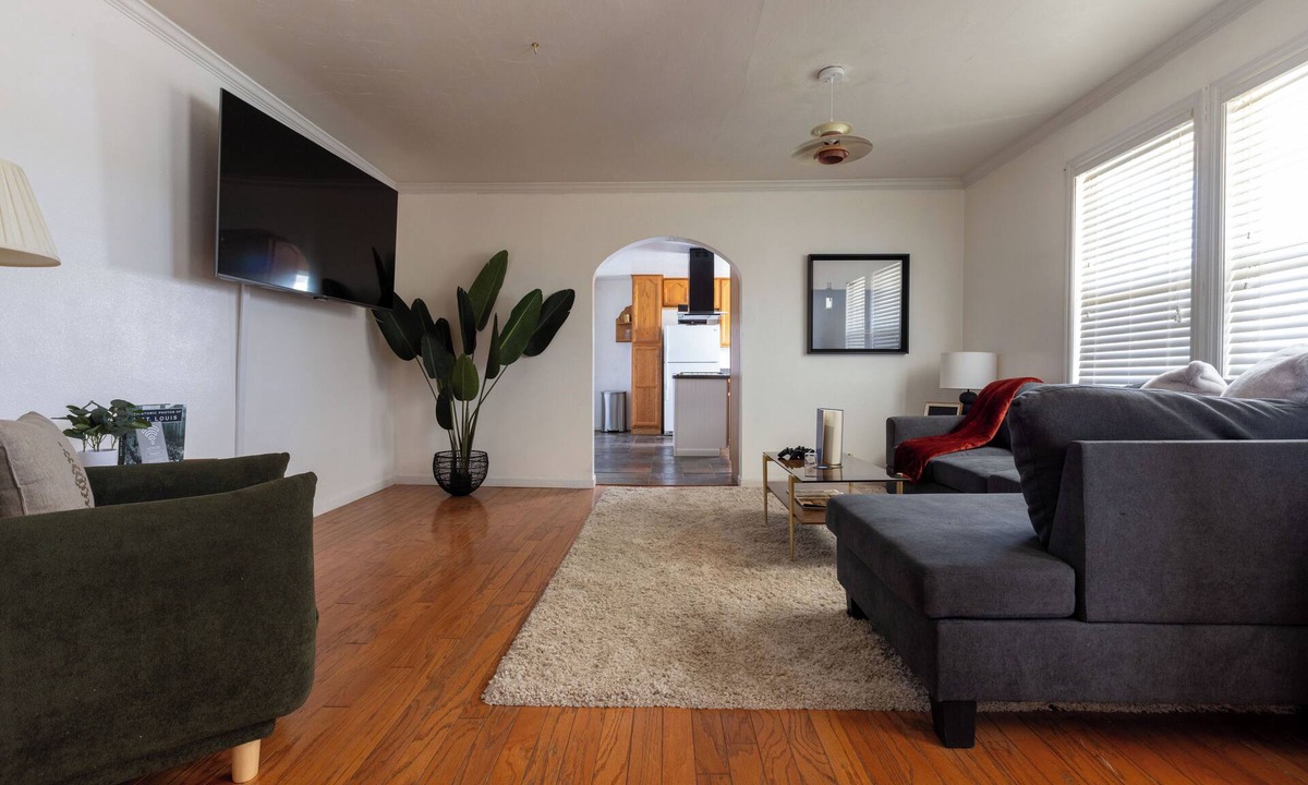 Mehlville House | Mid-Century Modern Estate in the heart of South County