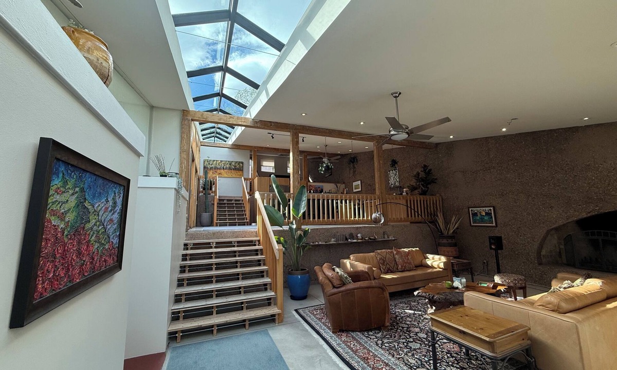 Downtown House | Mid-Century Mountain Home w/Mountain Views — Steps to Pearl Street