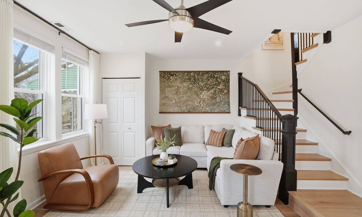 Hill East House | Mid-Term Capitol Hill home available. Interns! Nurses! Available for 31-180 days