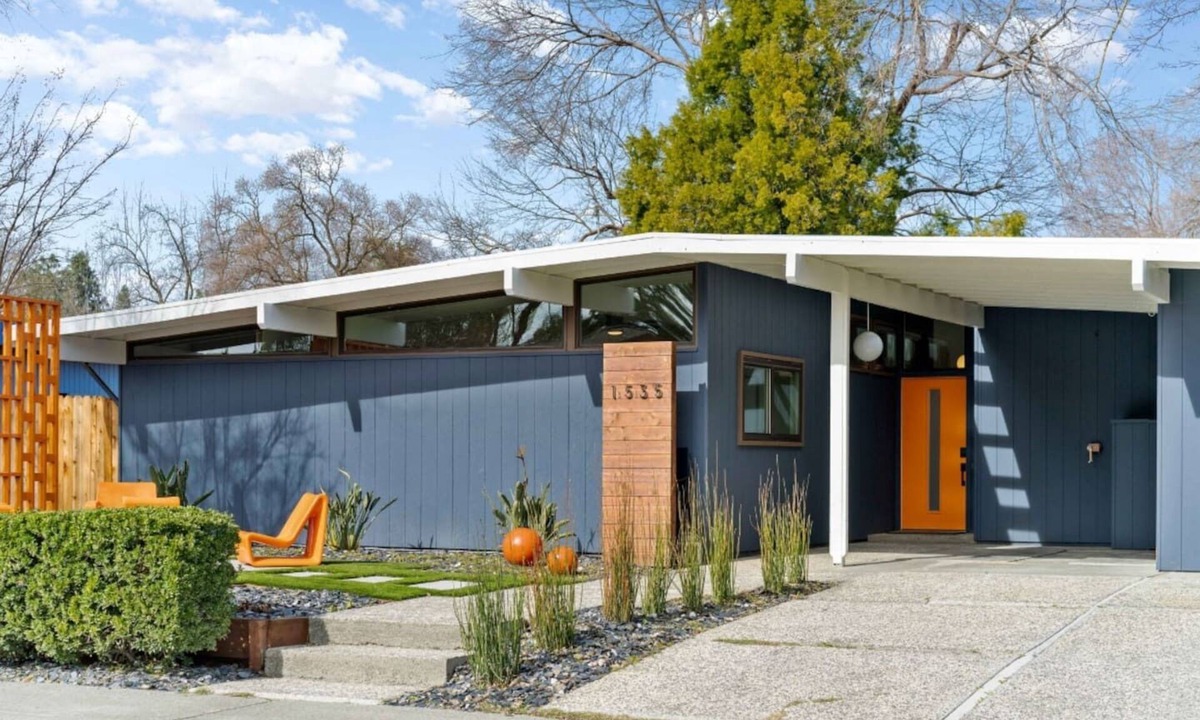 Central Davis House | Midcentury Modern Oasis: Atomic Ranch Reimagined