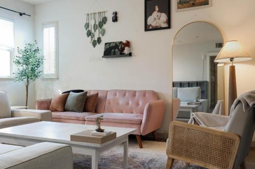 San Jose House | Midnight Modern