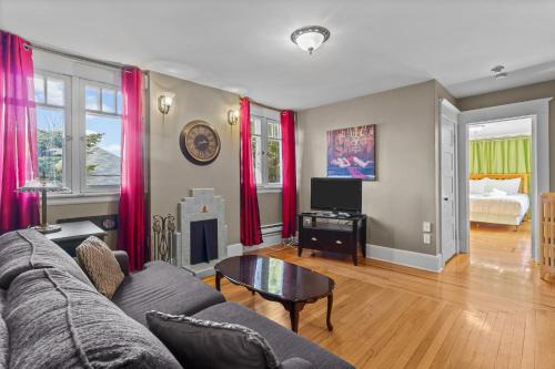 Waterford Valley Apartment | Midstream Manor 1BR Parking WiFi