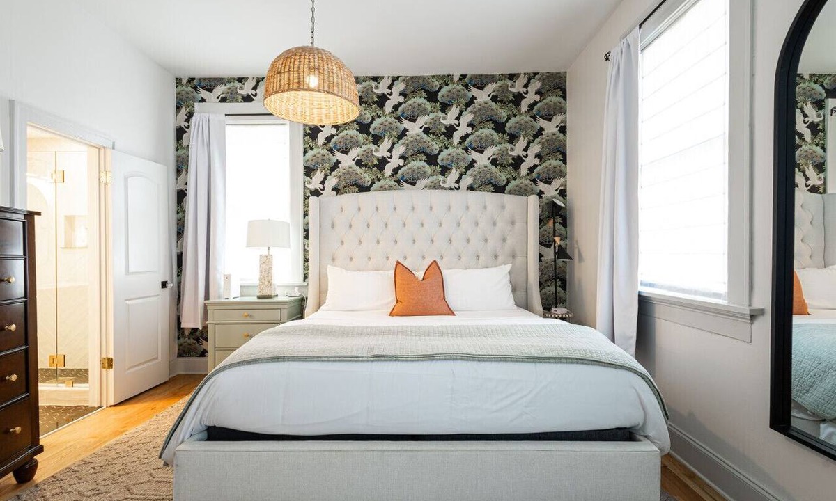 Midtown Condo | Midtown Apt with Designer Touch