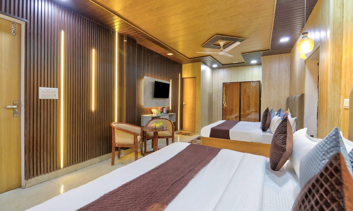 Delhi House | Midtown Inn