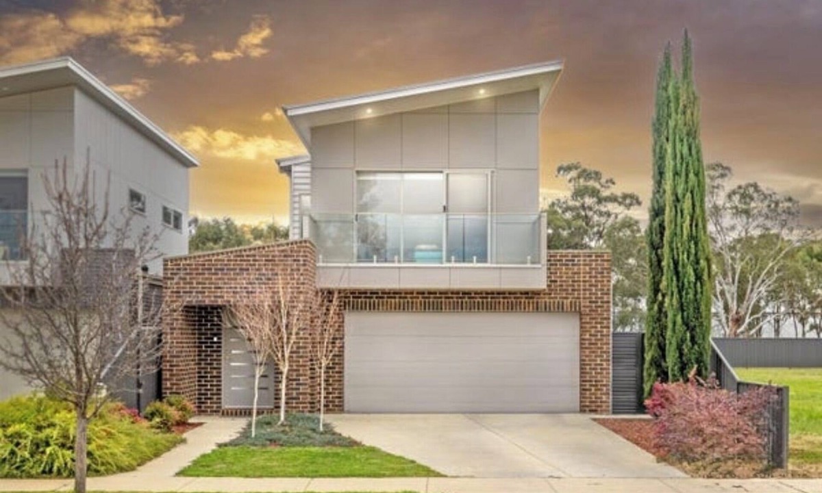 Moama House | Midtown Moama