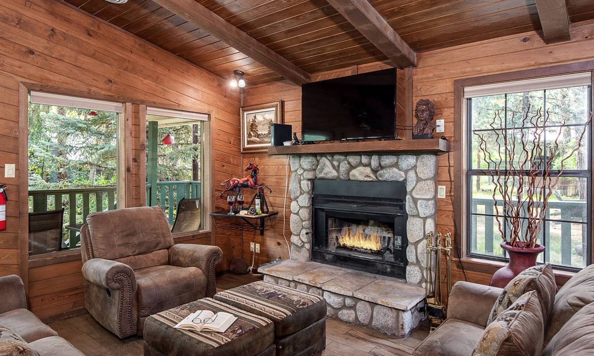 Ruidoso Cabin | Midtown Riverfront 4 | Cozy + Pet Friendly