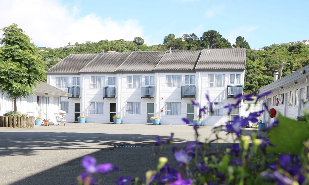 Petone Hotel | Midway Pacifica Lodge