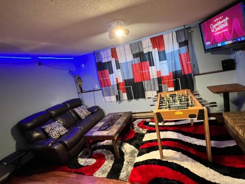 Brooklyn Park House | MidwestBNB Room1, quite cabin in the wood vibes