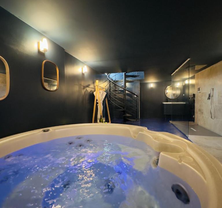 Saint Augustin Apartment | Mieuxqualhotel jacuzzi privatif La Parenthèse