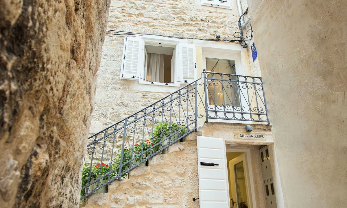 Old Town Hotel | Mijama Suites
