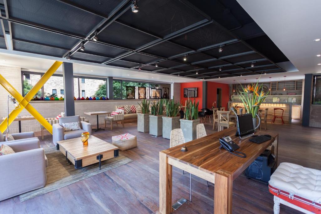 El Palomar Hotel | Mika Suites