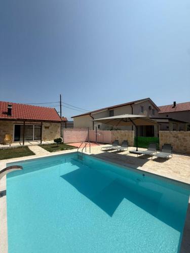 Pricelje House | Mila