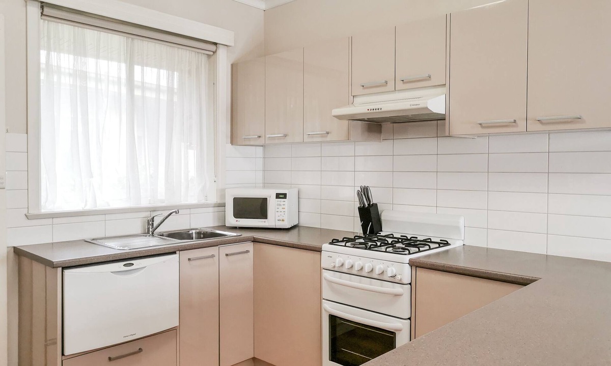 Mildura Apartment | Mildura 2 Bedroom apartment with floorboards