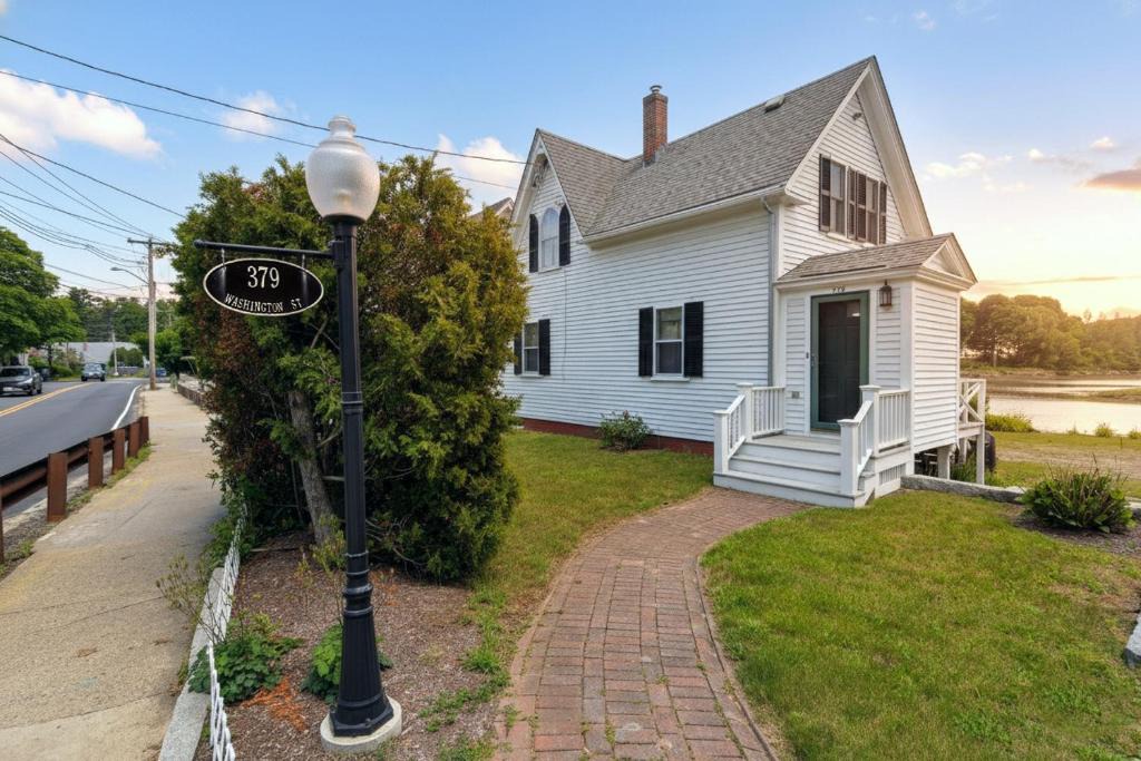 Gloucester House | Mill Pond Cottage