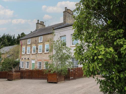 Mansfield House | Mill View Duplex