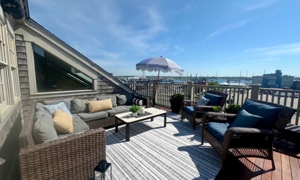 New Bedford Apartment | Millie's-Historic New Bedford, 2BR w. water views