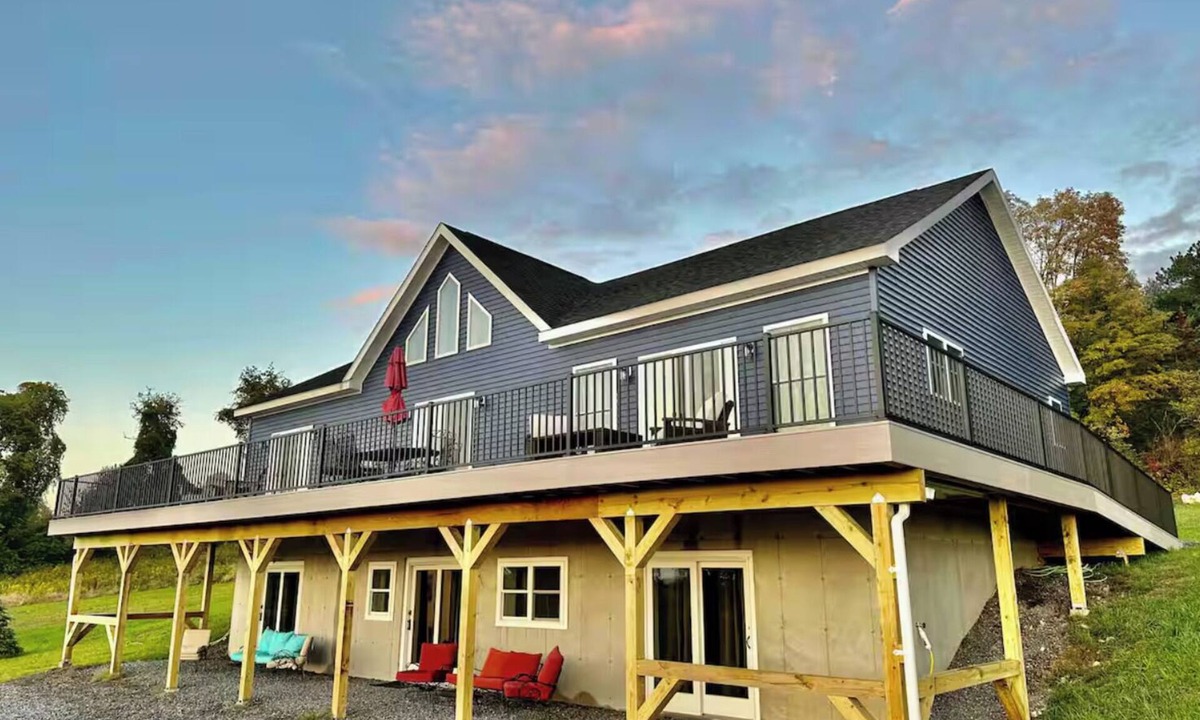 Hollowville House | Million Dollar Catskill Mountain Sunset Views - 6 Miles from Hudson Warren St.