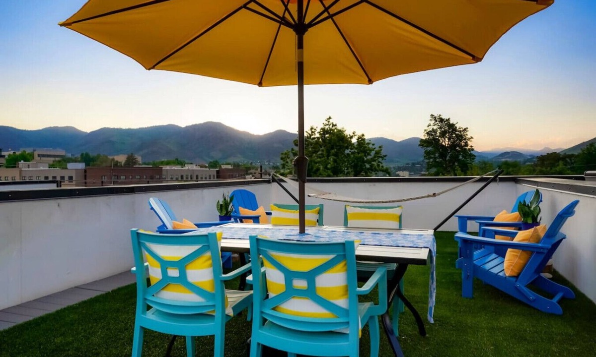 Golden House | Million Dollar Rooftop MTN Views-2 King Beds-Walk to DT Golden + Red Rocks Close