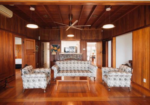 Auckland House | Million Dollar Views by the Ocean