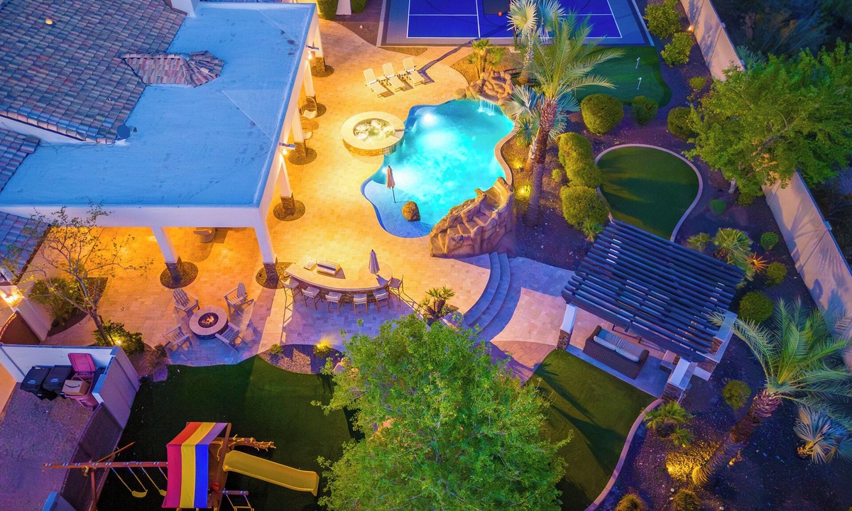 Central Scottsdale House | MillionMiniResortWaterSlidePickleBallGolfSpa