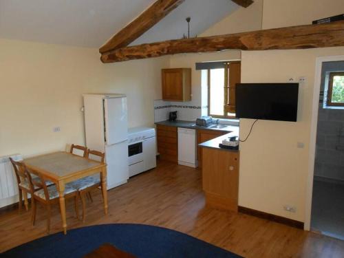 Chassenon Apartment | Millstone Gite 2, two bed apartment + shared pool