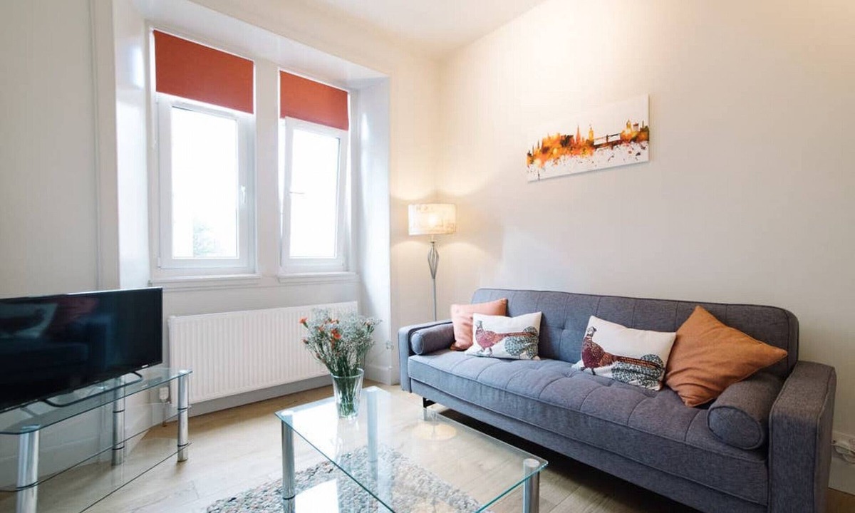 Gifford Apartment | Milton · Beautiful Holyrood Park Apartment -Near Royal Mile