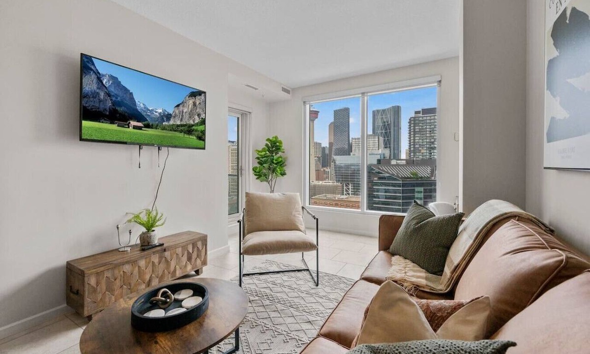Beltline Apartment | Min to Saddledome| Maple Mirage|Cgy Tower Views|AC