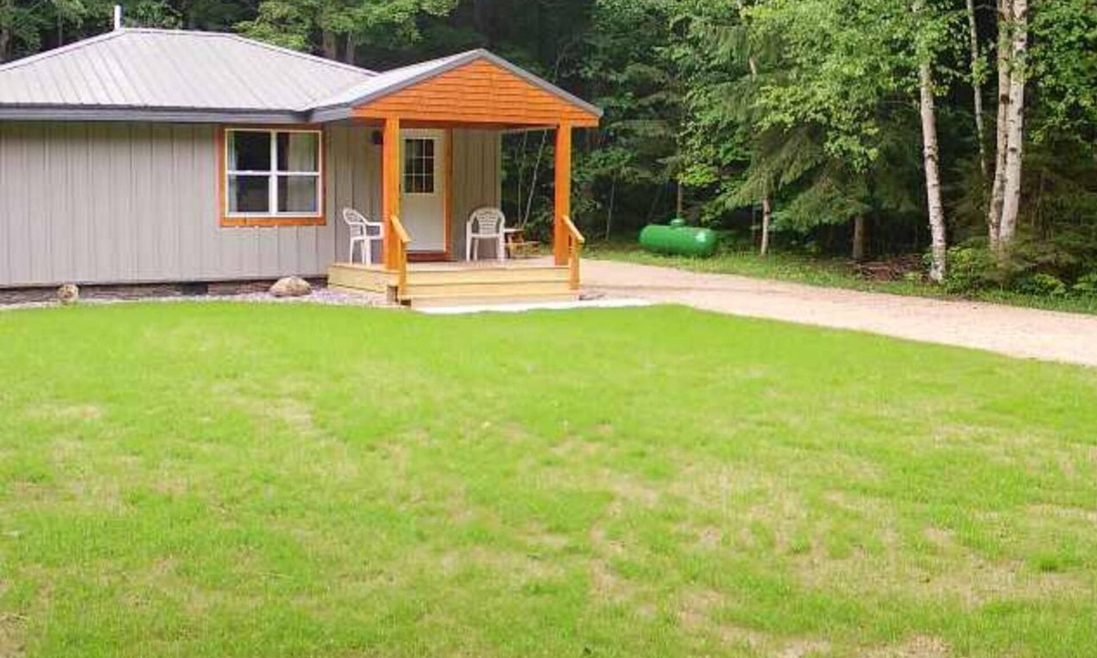 Munising Cabin | Miners Cabin - Pictured Rocks Lodging