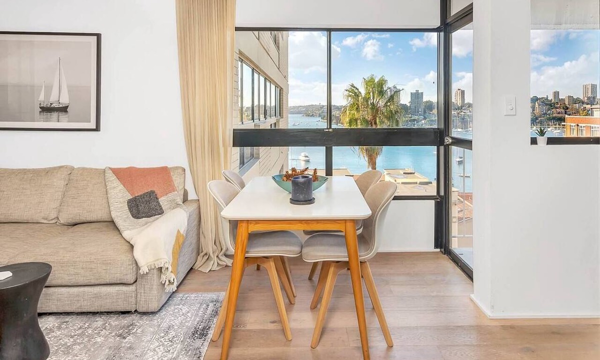 Potts Point Apartment | Mini Manhattan Potts Point Harbourview Retreat