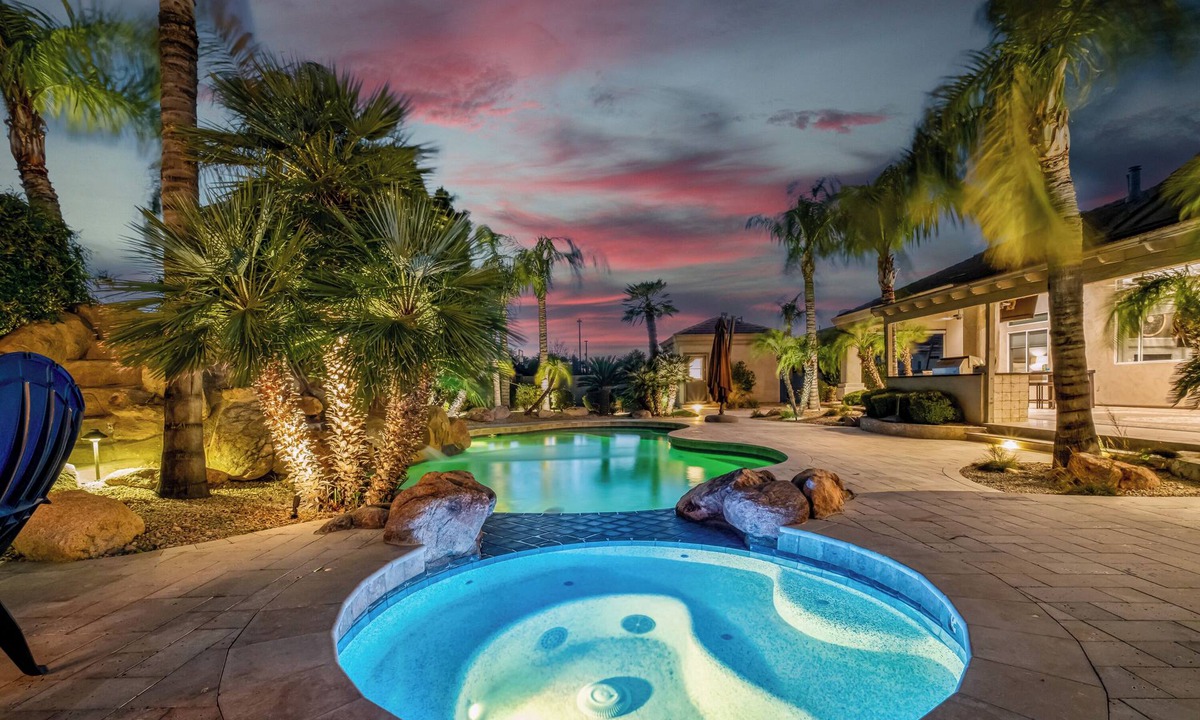 Mesa House | Mini Resort! Heated Pool and Spa, Pickleball Court, Putting Green