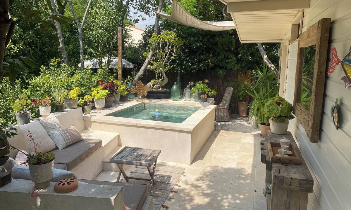 Cagnes-sur-Mer Ski Chalet | Mini Villa With Jacuzzi
