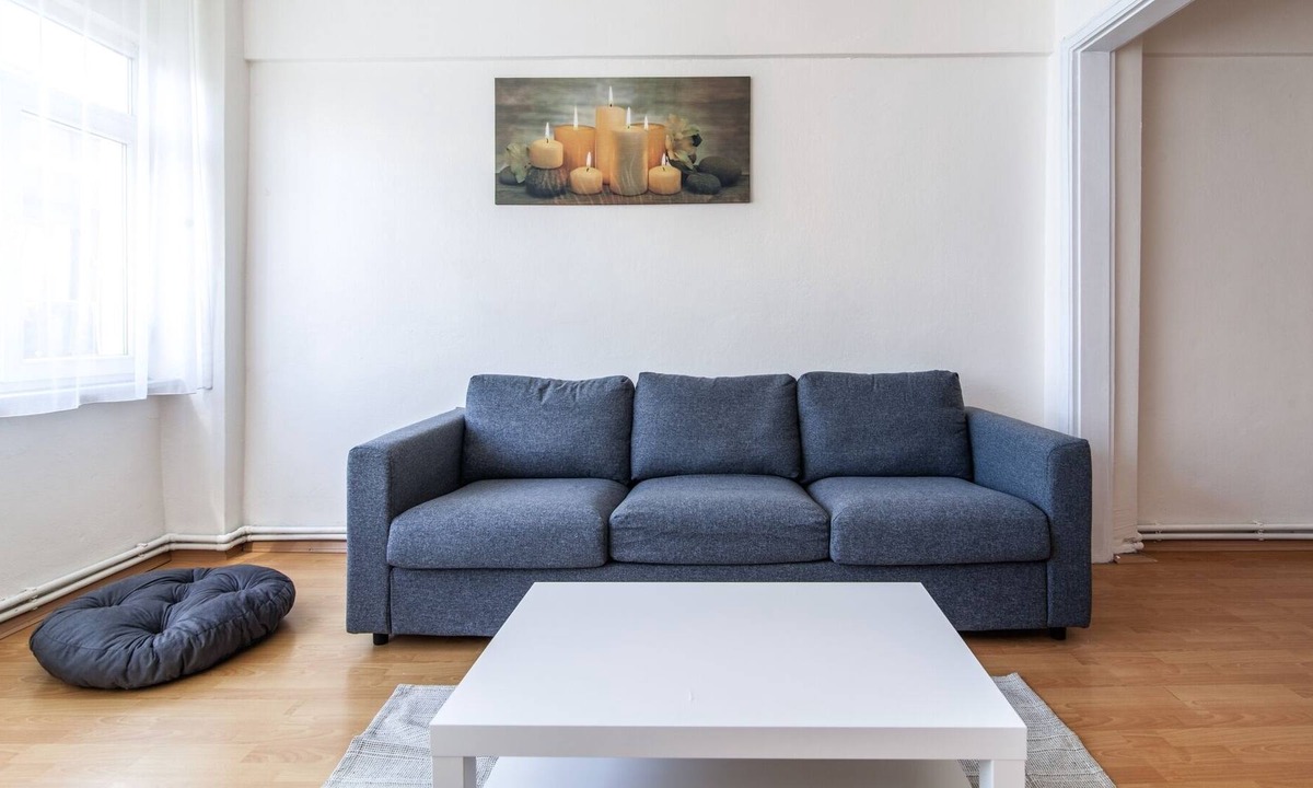 Harbiye Apartment | Minimal Flat w Balcony 14 min to Galataport
