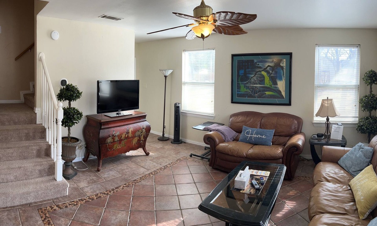 Central Arlington House | Minimum 30day rental 2000 sq. ft. Home 20 min from downtown Ft. Worth and Dallas